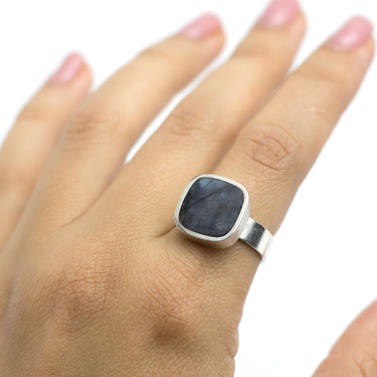 Kupittaan Kulta Vintage Finnish Modernist Silver Ring with Spectrolite