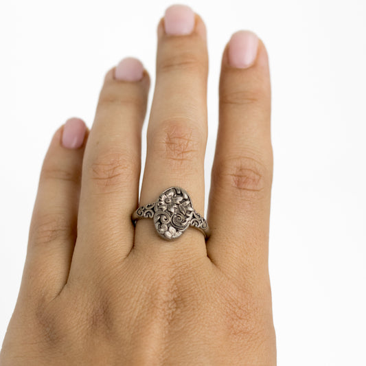 Art Nouveau Antique Sterling Silver Floral Ring