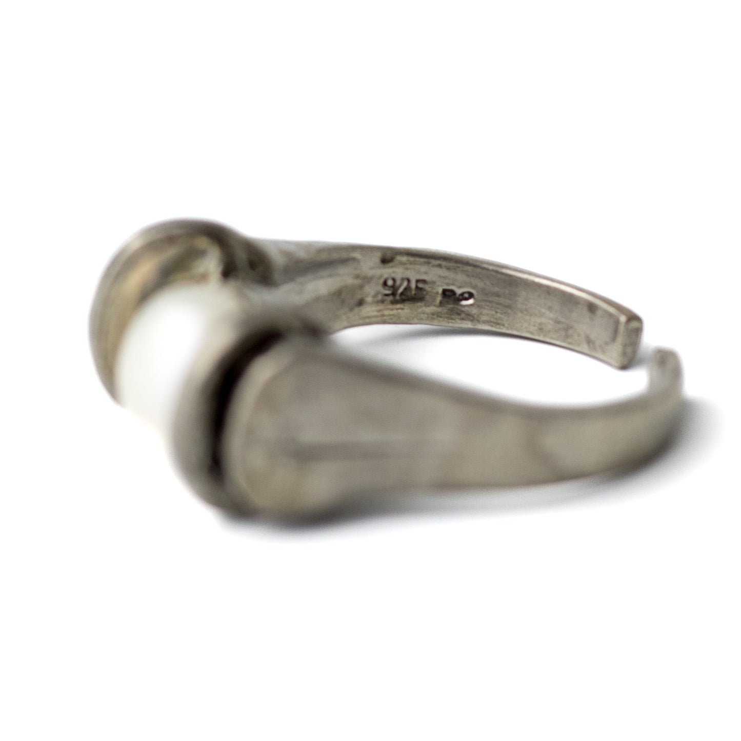 PERLI Vintage Brutalist Silver Ring with a Pearl