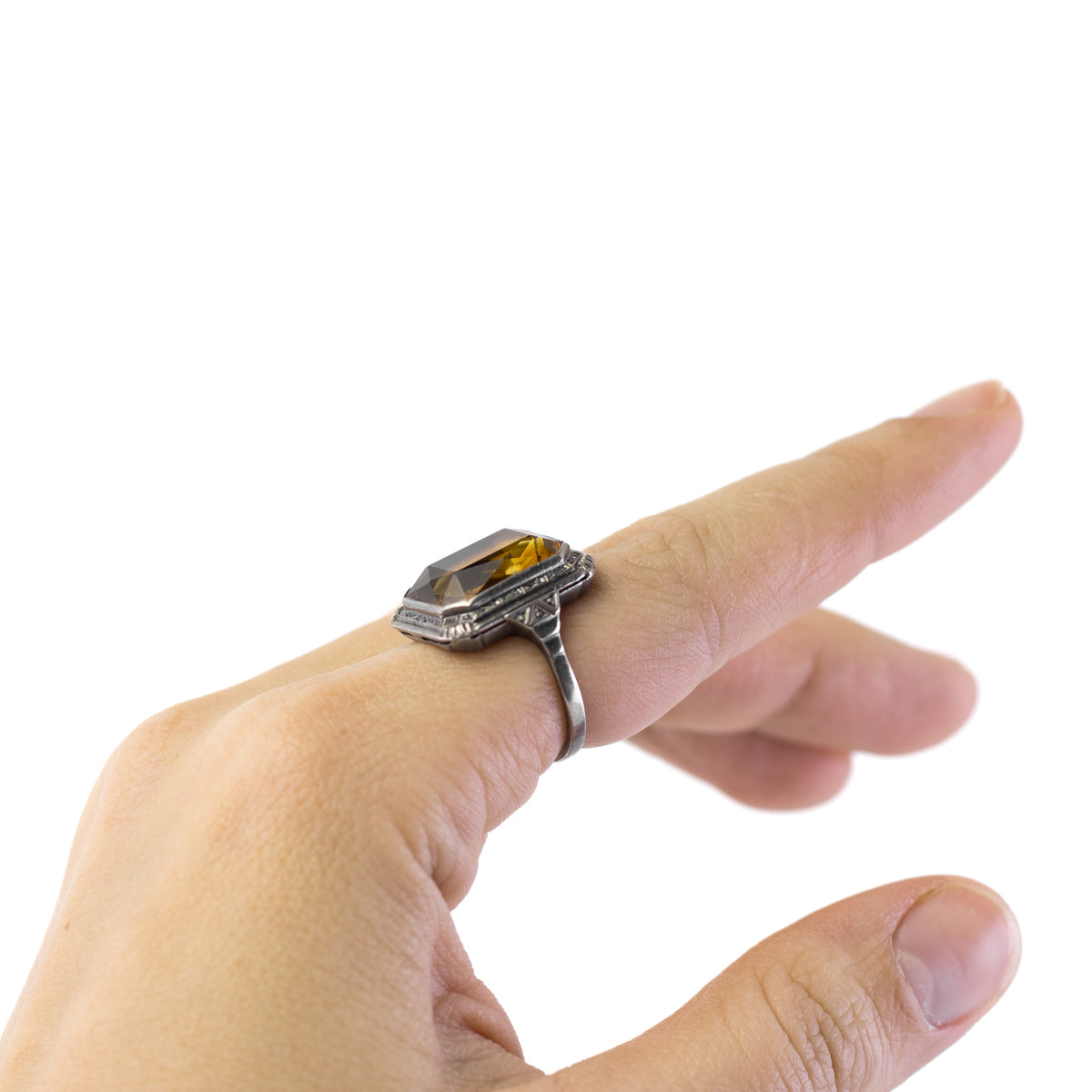 Bague ancienne Art Déco en argent et citrine