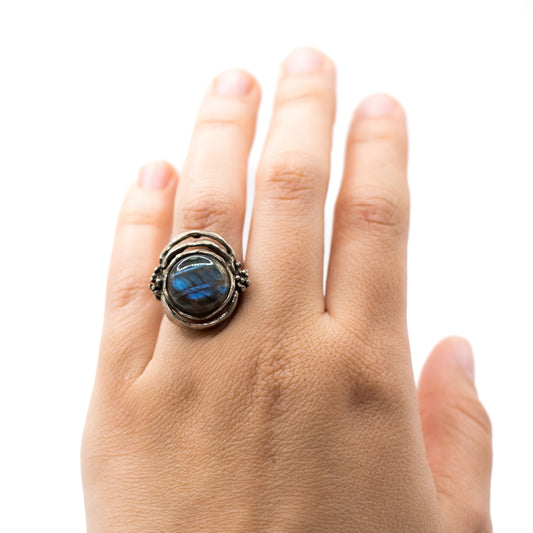 Brutalist Silver Vintage Ring With Labradorite