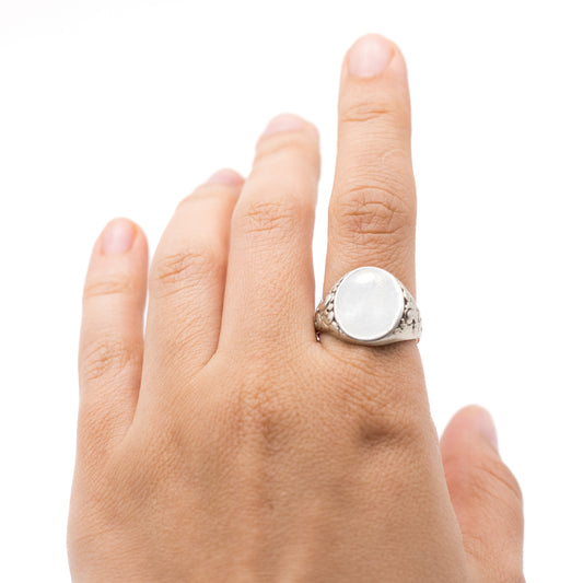 Men’s Vintage Signet Ring With Oval Engravable Plate