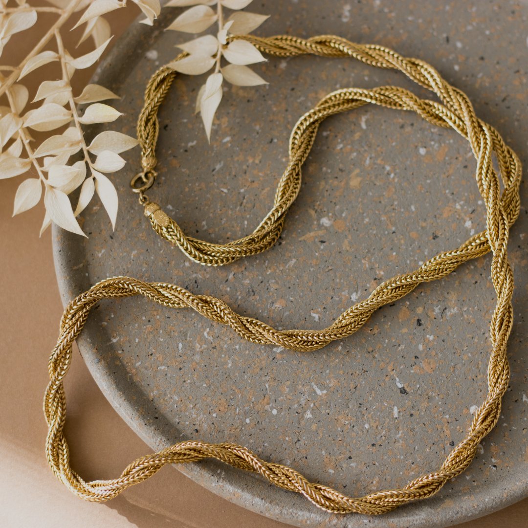 Necklaces & Pendants