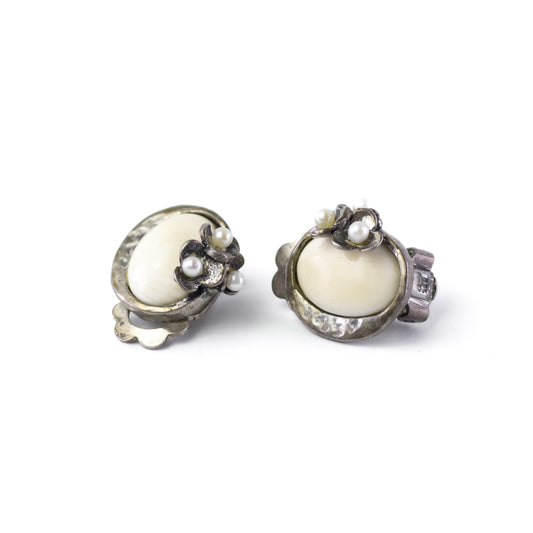 Vintage Ohrclips aus Silber, Knochen und Saatperlen von Perli