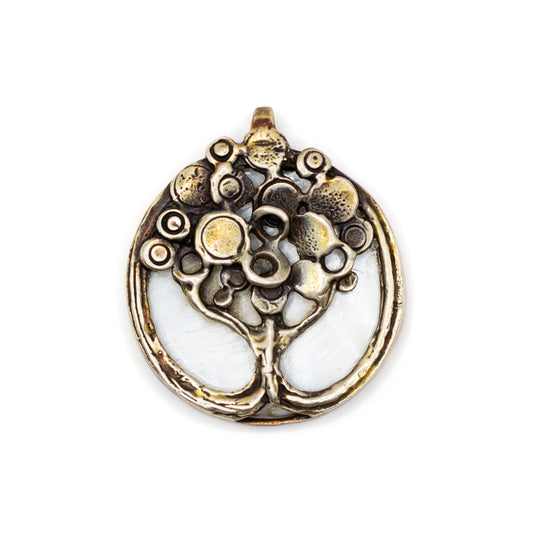 Pendentif brutaliste en argent et nacre par Perli Germany