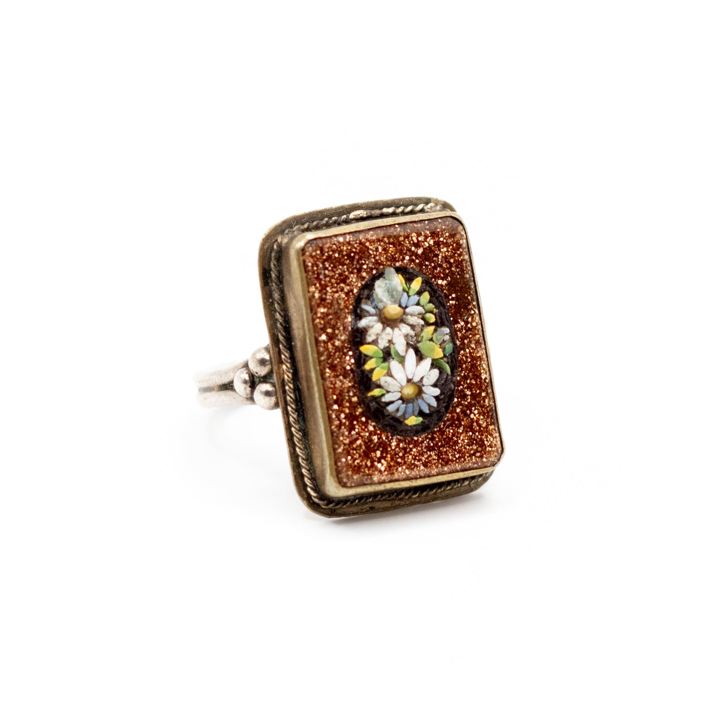 Antike Mikromosaik Blumen-Anhängerbrosche mit Vintage-Kette