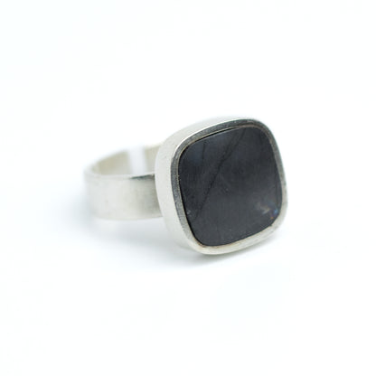 Kupittaan Kulta Vintage Finnish Modernist Silver Ring with Spectrolite