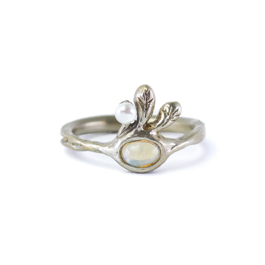 Dainty Perli Silver Ring With Seed Pearl And Natural Opal
