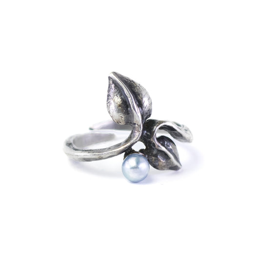 Vintage Perli Silver Leaf Ring With Pearl