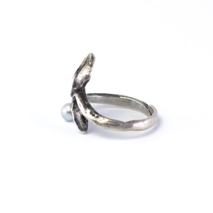 Vintage Perli Silver Leaf Ring With Pearl