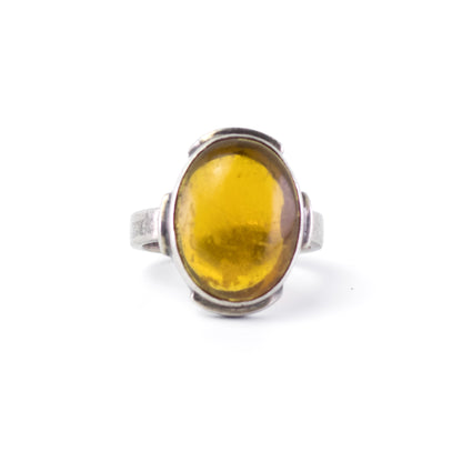 Vintage-Ring aus Silber im modernen Stil mit Bernstein-Cabochon