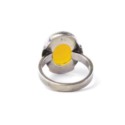 Vintage-Ring aus Silber im modernen Stil mit Bernstein-Cabochon