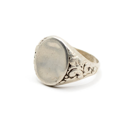 Men’s Vintage Signet Ring With Oval Engravable Plate