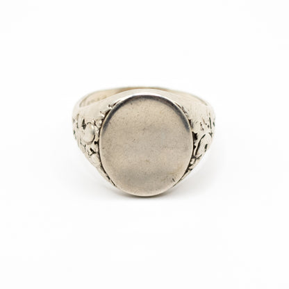 Men’s Vintage Signet Ring With Oval Engravable Plate