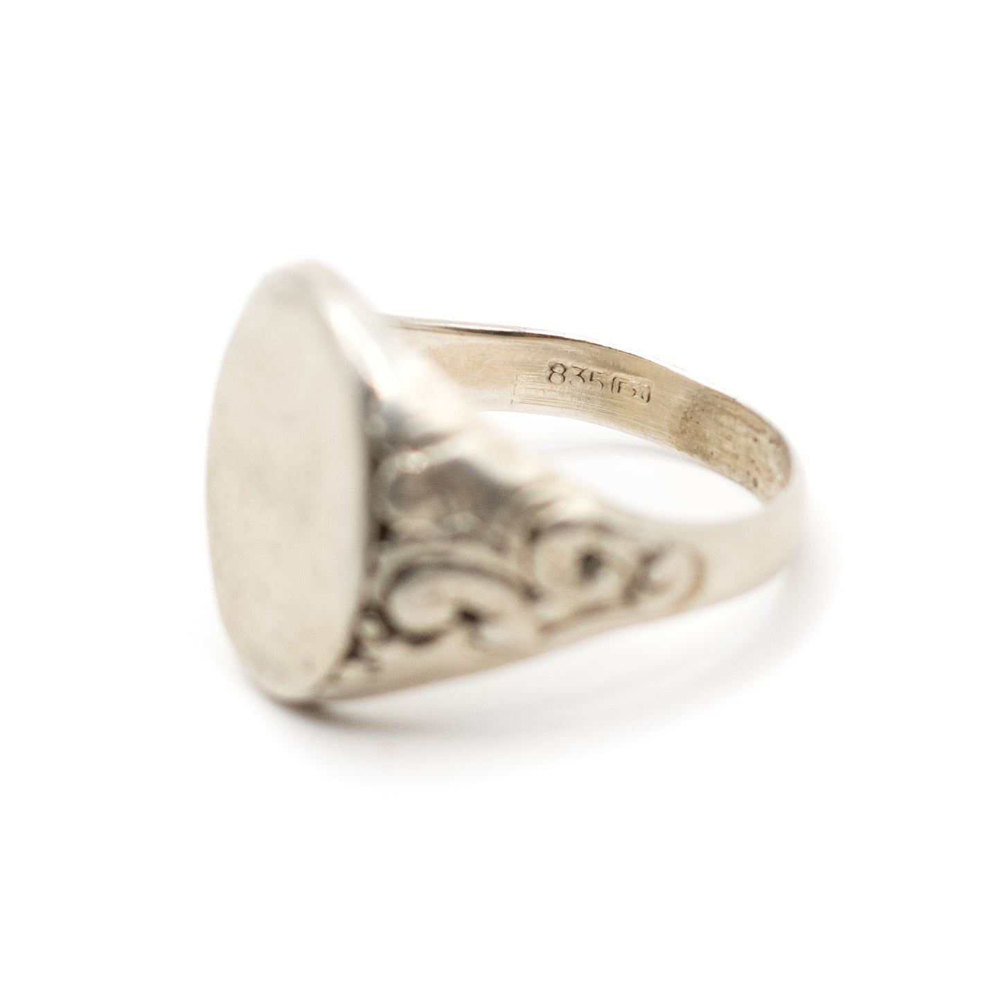 Men’s Vintage Signet Ring With Oval Engravable Plate