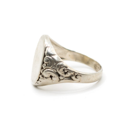 Men’s Vintage Signet Ring With Oval Engravable Plate