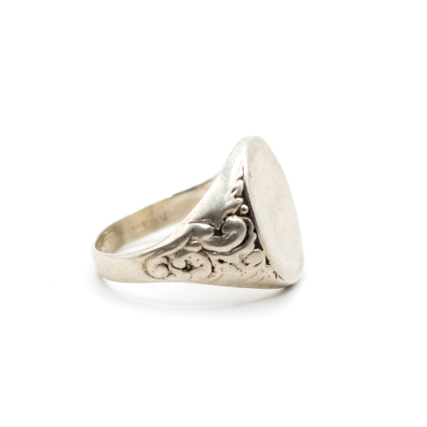 Men’s Vintage Signet Ring With Oval Engravable Plate