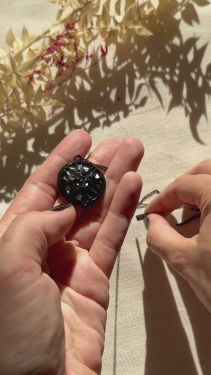 Lalique Hirondelles Parfüm-Diffusor Vintage-Halskette mit schwarzem Schwalben-Anhänger