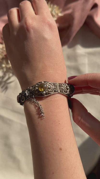 Antikes chinesisches Silberfiligran-Edelsteinarmband