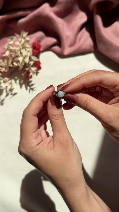 Bague en argent vintage finlandaise avec sphère de quartz rose par Kupittaan Kulta Elis Kauppi 1969