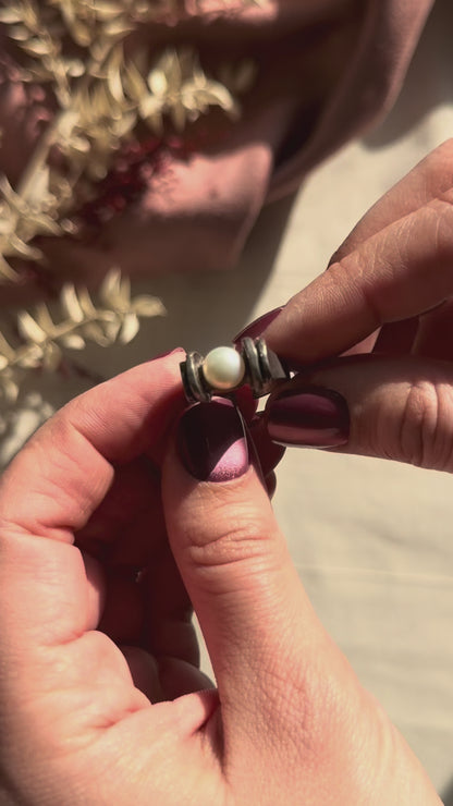 PERLI Vintage Brutalist Silver Ring with a Pearl