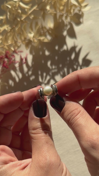 PERLI Vintage Brutalist Silver Ring with a Pearl