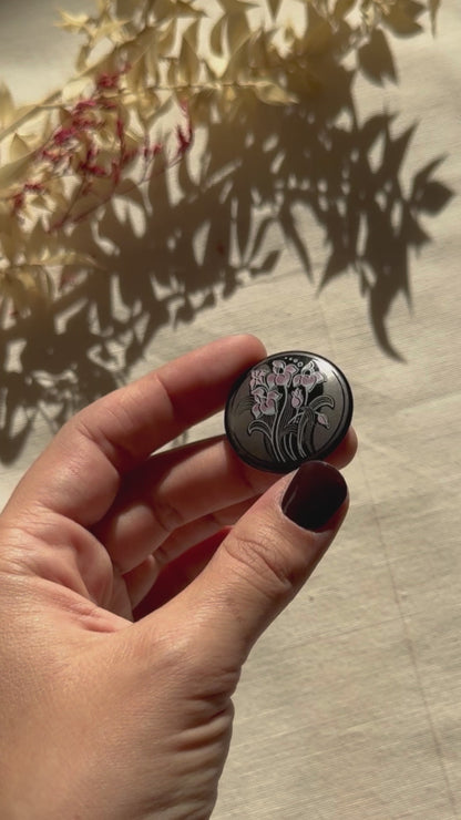 Broche vintage en émail floral rose Michaela Frey