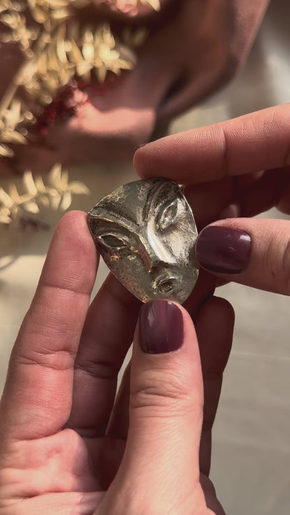 Sterlingsilber Vintage Maskenbrosche mit Patina